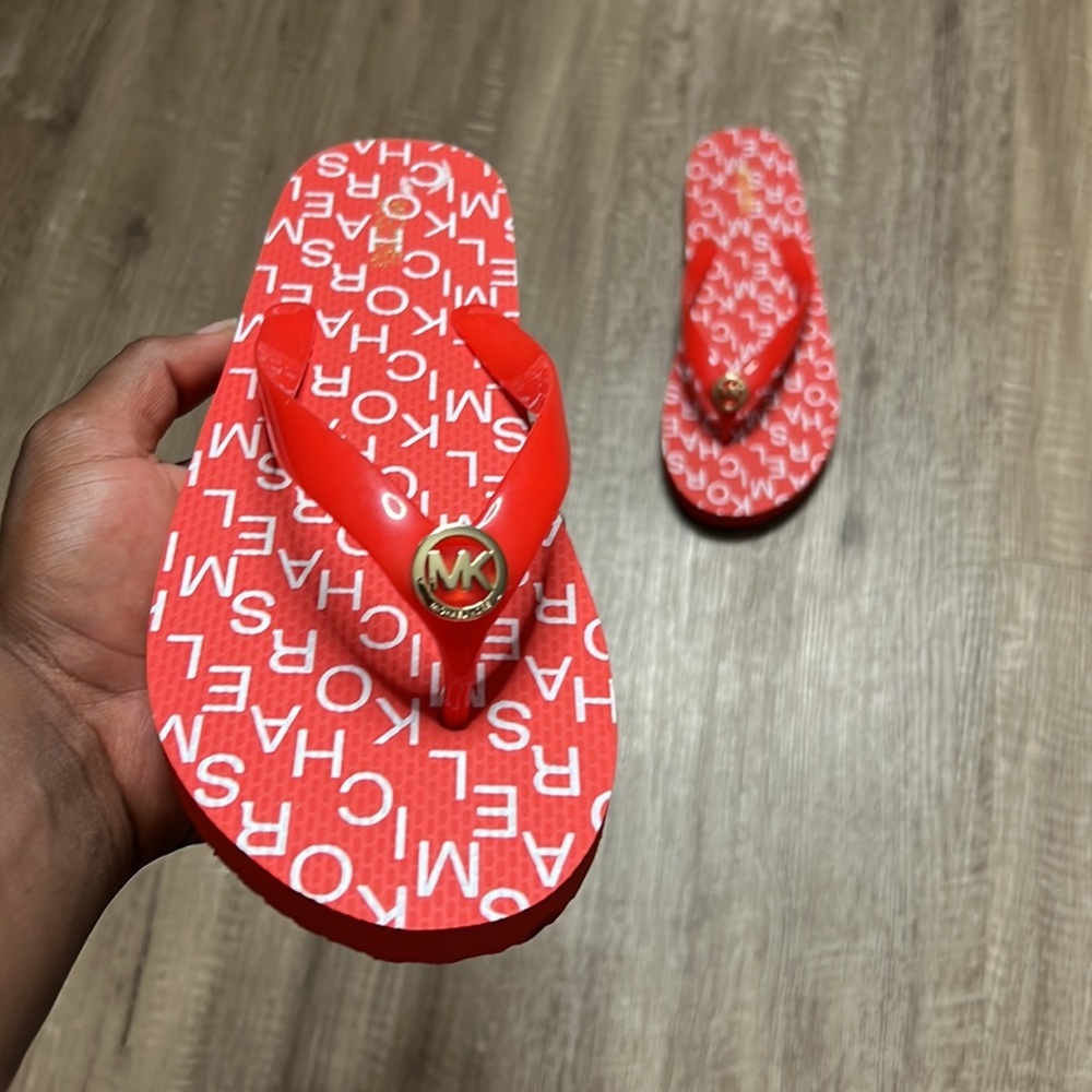 Michael Kors Women Flip flops (10)